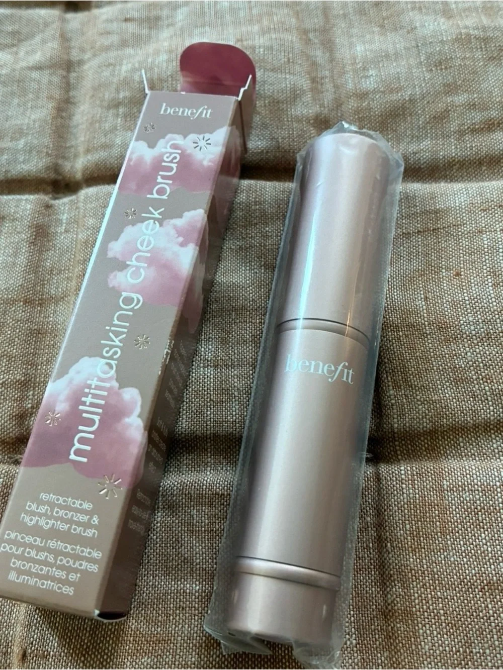 New Benefits Multitasking Cheek Retractable Brush